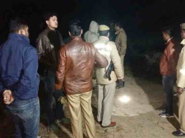 यूपी: एनकाउंटर के लिए गई पुलिस की बंदूक ने दिया धोखा, मुंह से निकाली ठाय-ठाय की आवाज