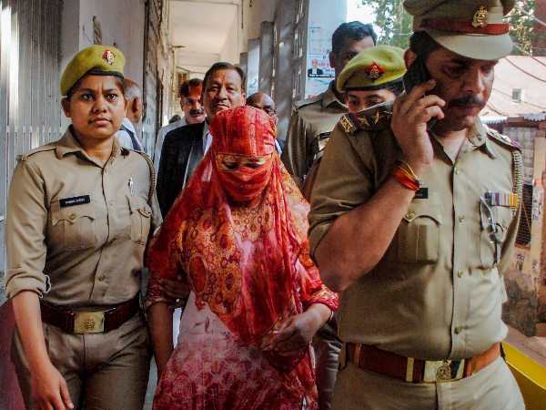 'मैंने प्रशांत को गाड़ी के पास जाने से रोका था'