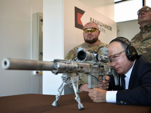 चीन पर लगे मिलिट्री डील की वजह से प्रतिबंध 