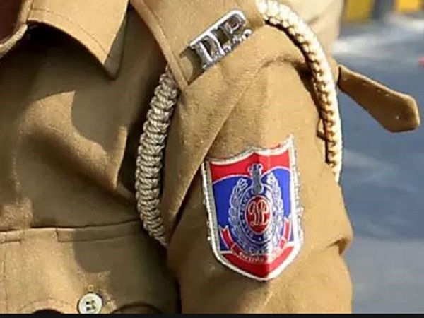 शराब पीकर वाहन चलाने वालों की हो रही थी चेकिंग 