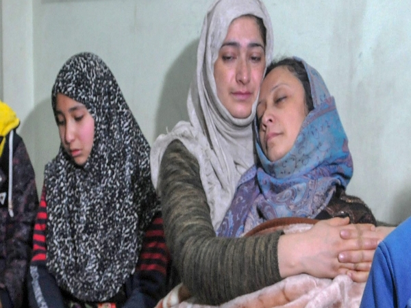 मां ने कहा- या तो आ जाओ, या हमें मार जाओ मां ने कहा- या तो आ जाओ, या हमें मार जाओ