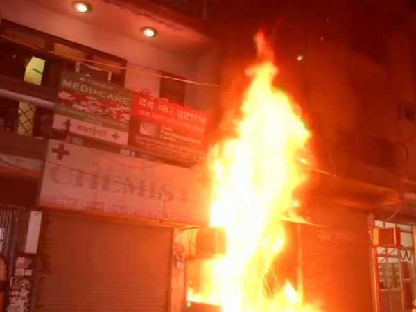 fire which broke out in noida house and ATM in Delhi 