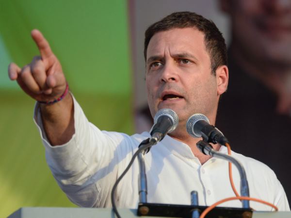 किसानों को कर्ज माफी और पेंशन का वादा