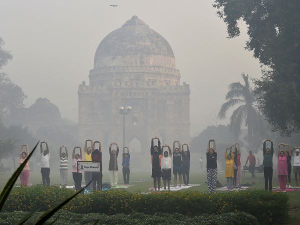 दिल्ली में थमने का नाम नहीं ले रहा प्रदूषण