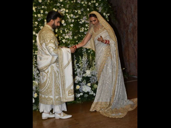  खास दोस्तों के लिए रखी पार्टी