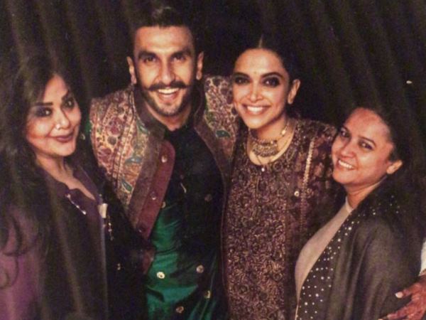 अपनी टीम के साथ नजर आया नवविवाहित जोड़ा