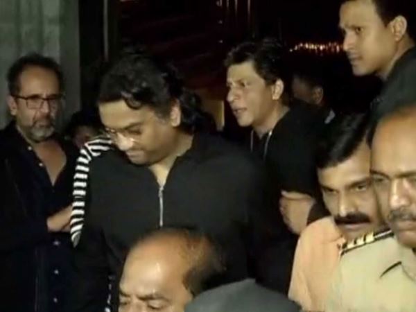 मुंबई पुलिस ने आकर बंद कराई पार्टी