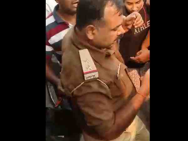 छात्रा ने कोई तहरीर नहीं दी