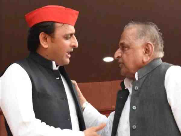 मैंने अपने पिताजी को झापड़ मारा- अखिलेश