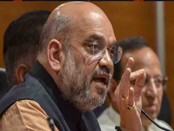 मध्य प्रदेश: रोड शो के दौरान रथ से गिरे अमित शाह, भाजपा कार्यकर्ताओं में मचा हड़कंप