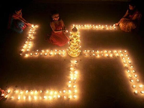 दीपावली में दीपों का दीदार हो... दीपावली में दीपों का दीदार हो...