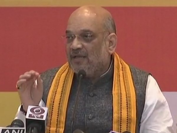 कांग्रेस को नक्सलवाद में क्रांति दिखाई पड़ती है