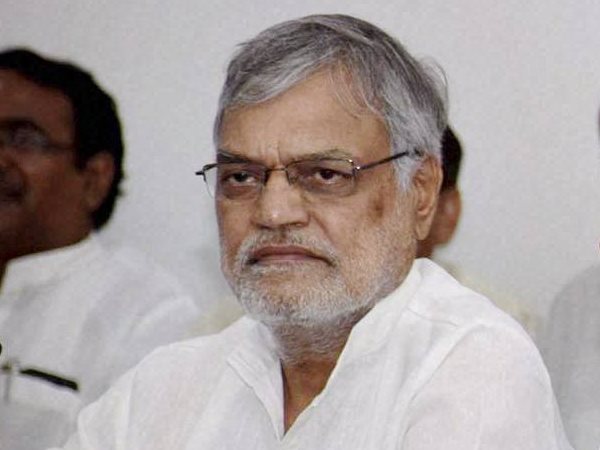 कांग्रेसियों ने प्रधानमंत्री की मां को भी नहीं बख्शा