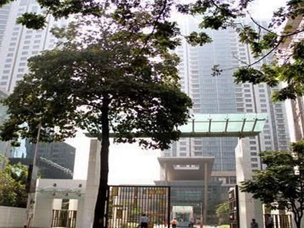 फ्लैट में अकेली रहती हैं दीपिका फ्लैट में अकेली रहती हैं दीपिका