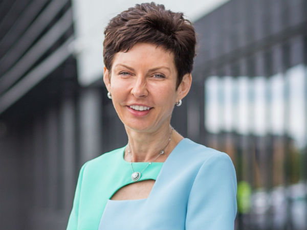 ऑनलाइन गैंबलिंग कंपनी की सीईओ ऑनलाइन गैंबलिंग कंपनी की सीईओ