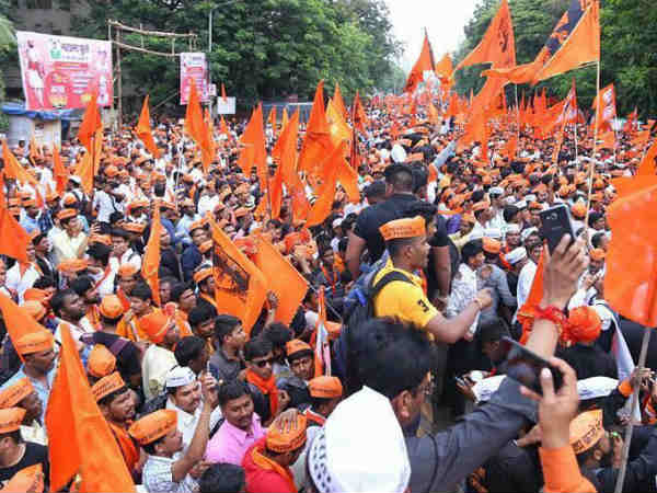 आरक्षण के रण में कूदे हुए हैं दो प्रकार के लोग 