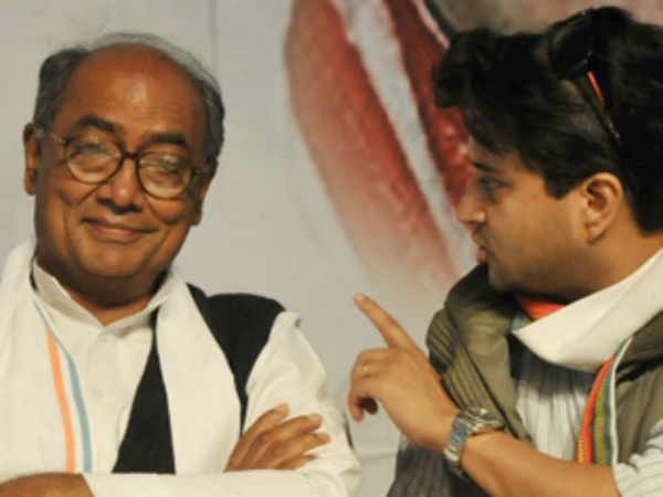 राहुल गांधी को बनानी पड़ी समिति 