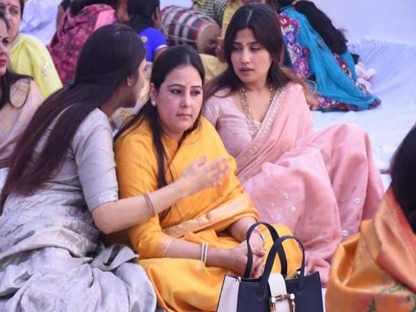 अखिलेश आए लेकिन जल्दी चले गए!