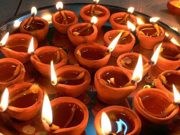 थानाध्यक्ष ने लोगों से की दीए खरीदने की अपील