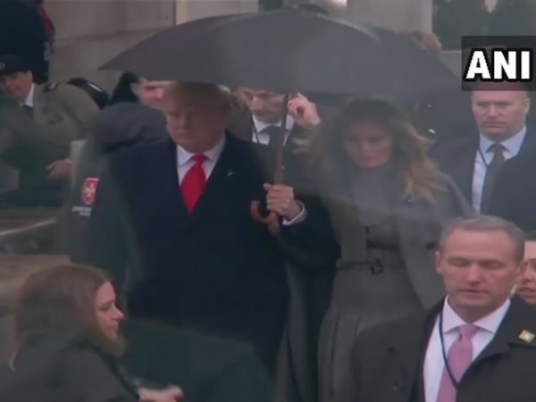 Protestor breaches Trumps motorcade in peris First World War