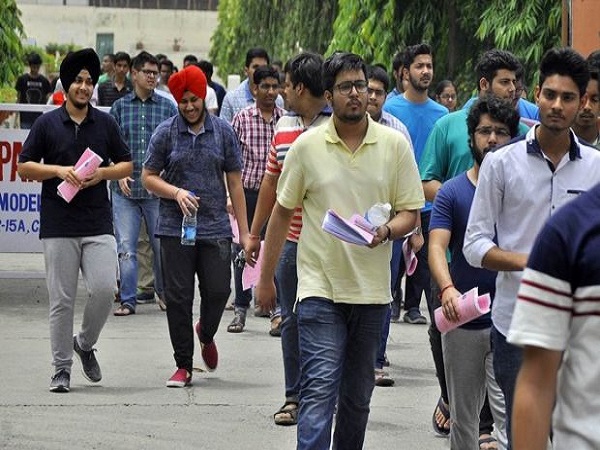 इन चीजों को साथ नहीं ले जा सकेंगे इन चीजों को साथ नहीं ले जा सकेंगे