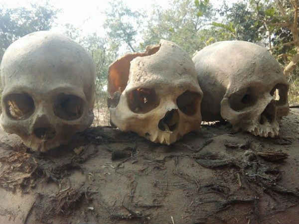 कई एटीएम, विदेशी मुद्रा बरामद