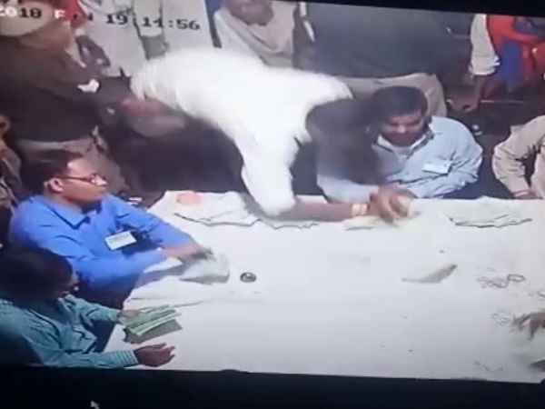 मतगणना के दौरान फाड़ गए मतपत्र