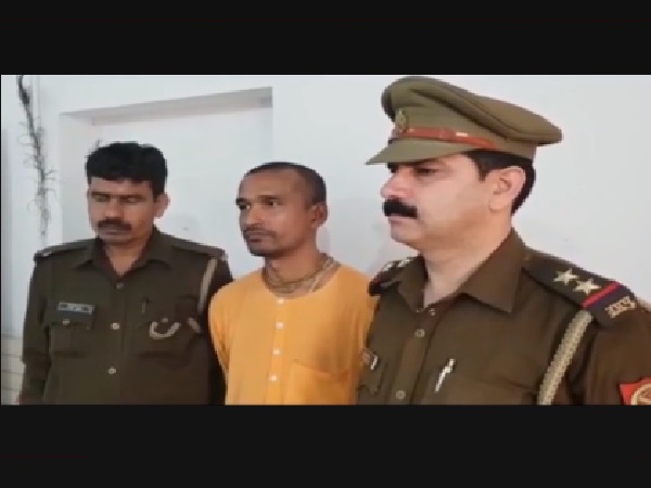 Bangladesh, fake passport, aadhar card, Mathura, crime, पासपोर्ट, जन्मप्रमाण पत्र, आधार, राशन कार्ड, वोटर कार्ड, बैंक पास बुक, यूपी, आगरा, उज्जैन, मध्य प्रदेश, Agra, Ujjain, Madhya Pradesh, Mathura police, illegal Bangladeshi migrants, Indian passport, Aadhar cards, PAN cards, PAN