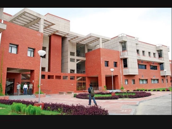 IIT Kanpur, Dalit, SC-ST Act, wives movement, IIT campus, IIT-Kanpur Professor, Indian Institute of Technology, Kanpur, IT Act, SC ST Prevention of Atrocities Act, आईआईटी कानपुर, दलित, एससी-एसटी अधिनियम, कानपुर, crime, IITK IIT Kanpur, Dalit, SC-ST Act, wives movement, IIT campus, IIT-Kanpur Professor, Indian Institute of Technology, Kanpur, IT Act, SC ST Prevention of Atrocities Act, आईआईटी कानपुर, दलित, एससी-एसटी अधिनियम, कानपुर, crime, IITK