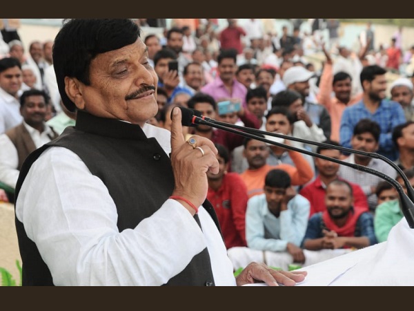 भाई के नहीं पहुंचने से लाल हुए शिवपाल