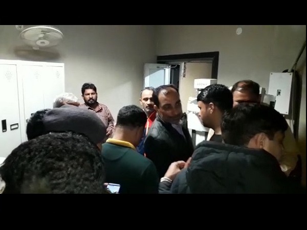 Operation Clean being by the Delhi and meerut police at uttar pradesh, caught two wanted criminals Operation Clean being by the Delhi and meerut police at uttar pradesh, caught two wanted criminals