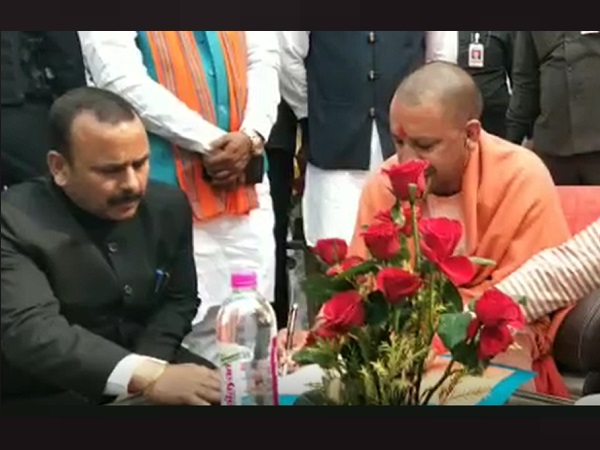 prabhanshu shrivastav, dm of gonda, cm yogi adityanath, Yogi Adityanath, uttar pradesh government, योगी आदित्यनाथ, DM Gonda, poltics