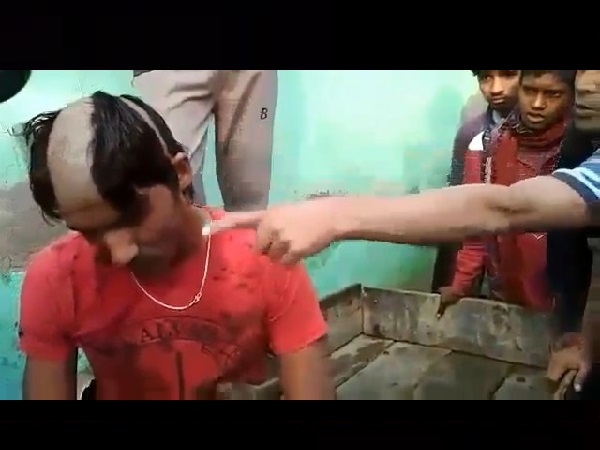 वायरल वीडियो, अलीगढ़, अपराध, फेसबुक, युवती, viral video, aligarh, crime