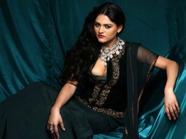 सुनीता ने डायरी में क्या लिखा है? सुनीता ने डायरी में क्या लिखा है?