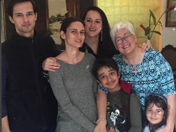 1979 में शुरू किया फिल्मी करियर 1979 में शुरू किया फिल्मी करियर