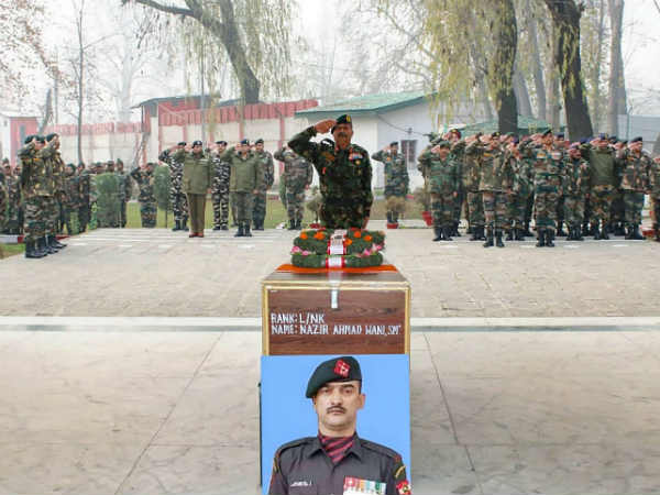 दी गई 21 बंदूकों की सलामी 