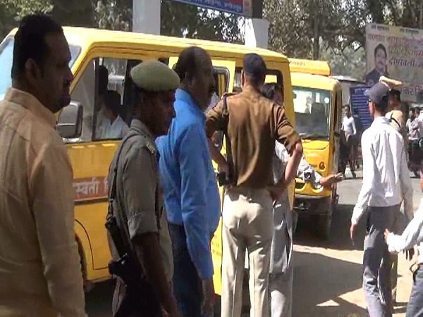 farrukhabads SP santosh mishra magnanimity on-duty farrukhabads SP santosh mishra magnanimity on-duty