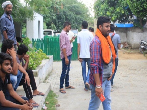तमंचे और करवाइन 