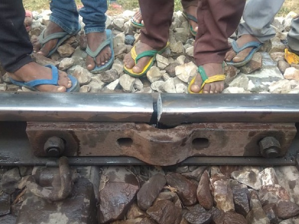 Doon Express, accident, Jaunpur, Uttar Pradesh, Doon Express Accident, Doon-express, indian railways, Howrah-Dehradun Doon Express, जौनपुर, उत्तर प्रदेश
