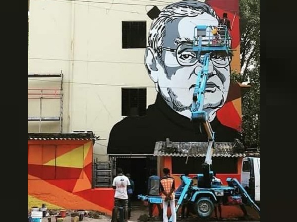 अटल समेत इन हस्तियों की पेंटिंग्स दमक रहीं