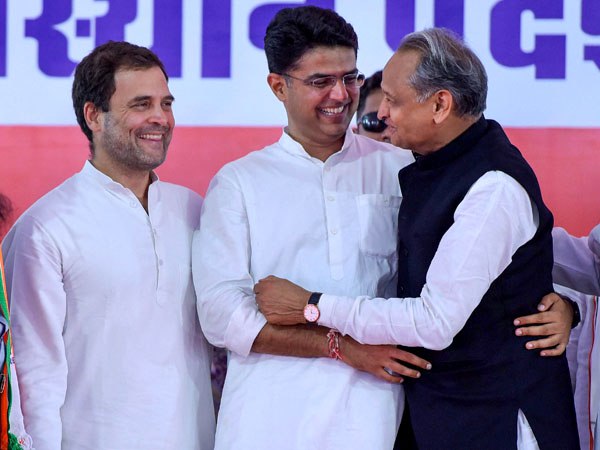 अशोक गहलोत के पक्ष में आया आलाकमान से आदेश