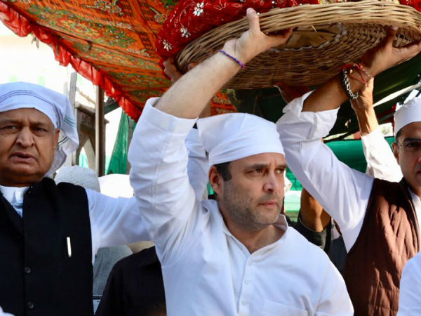 राहुल गांधी ने अजमेर दरगाह में चढ़ाई चादर
