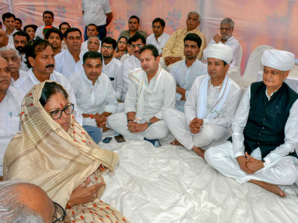 परंपरागत सीट से ही लड़ेंगी चुनाव परंपरागत सीट से ही लड़ेंगी चुनाव