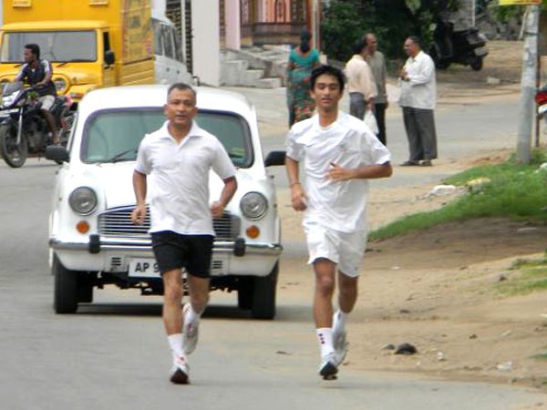 16 किमी. दौड़ लगाकर कार्यक्रम में पहुंचे, पहले भी कर चुके हैं ऐसा 16 किमी. दौड़ लगाकर कार्यक्रम में पहुंचे, पहले भी कर चुके हैं ऐसा