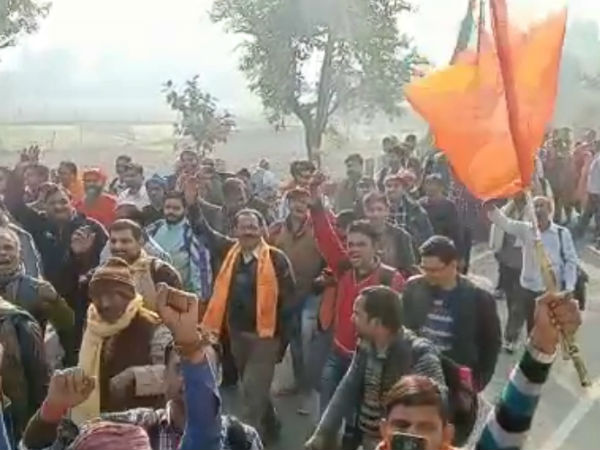 भगवा रंग में रंगी अयोध्यानगरी