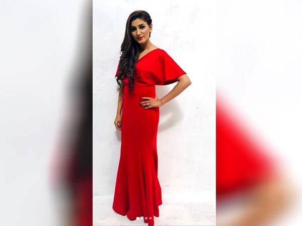 सोशल मीडिया पर सपना का जलवा सोशल मीडिया पर सपना का जलवा