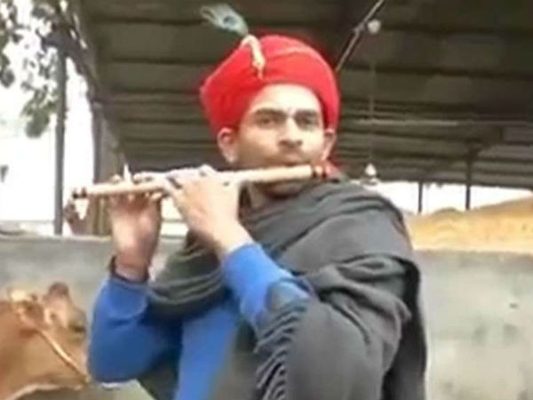 तेज प्रताप यादव को बताया 'दूसरा कृष्ण'