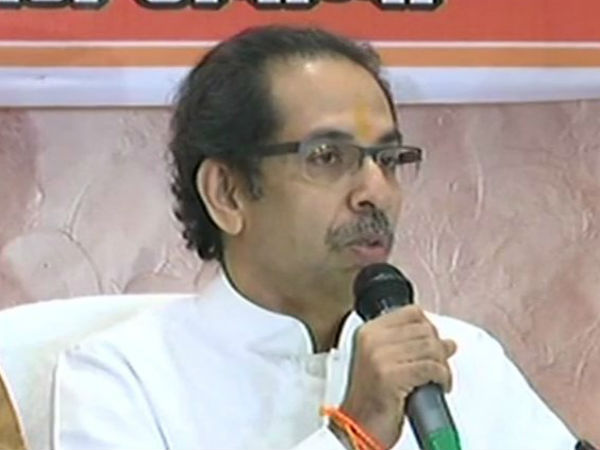 शिवसेना प्रमुख उद्धव ठाकरे ने जमकर बीजेपी को कोसा शिवसेना प्रमुख उद्धव ठाकरे ने जमकर बीजेपी को कोसा