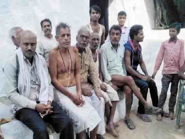 यूपी: 8 दिन से जल रही रहस्यमयी आग ने मचाया तांडव, अज्ञात शक्ति होने का लोगों ने किया दावा