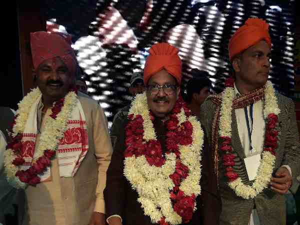 यूपी: राम मंदिर को लेकर अमर सिंह ने दिया बयान, कहा- रामलला की पूजा हो रही है तो खंडहर में क्यों, मंदिर में क्यों नहीं? यूपी: राम मंदिर को लेकर अमर सिंह ने दिया बयान, कहा- रामलला की पूजा हो रही है तो खंडहर में क्यों, मंदिर में क्यों नहीं?